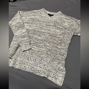Forever 21 Gray / White Knit Crewneck Sweater Size Small